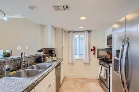 Awesome 3Br 2Bth 1 Block To Beach C2 Νιούπορτ Μπιτς Εξωτερικό φωτογραφία